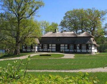 Zabytkowy dworek w Salinie